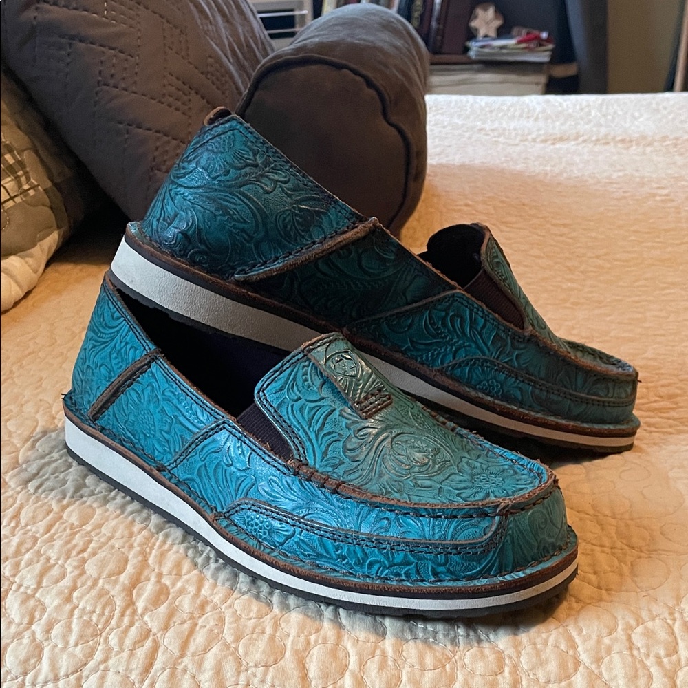 Ariat Turquoise Embossed Women's Loafers NWOT